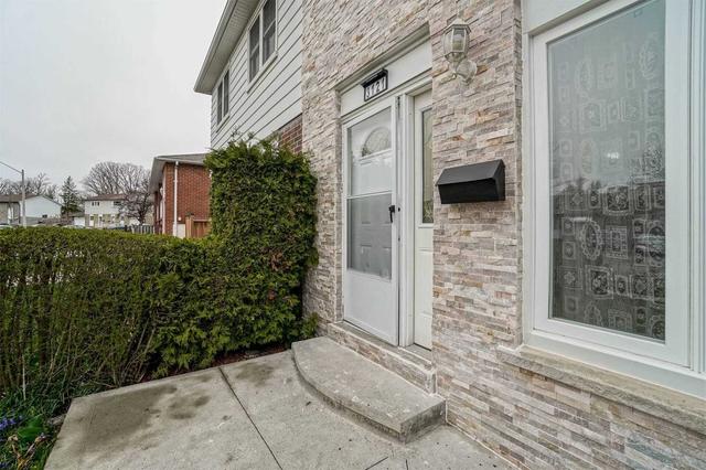 3121 Jessica Ct, House semidetached with 4 bedrooms, 3 bathrooms and 3 parking in Mississauga ON | Image 23