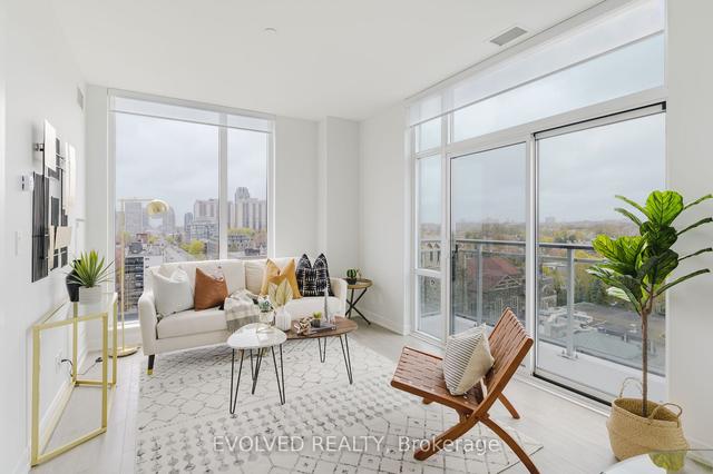 1102 - 223 St. Clair Ave W, Condo with 3 bedrooms, 2 bathrooms and 1 parking in Toronto ON | Image 1