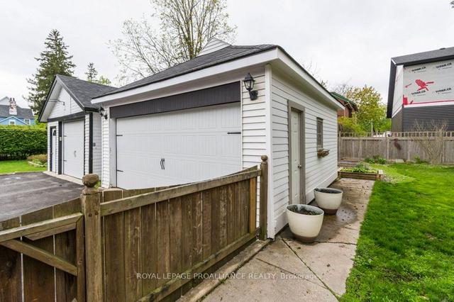 218 Foster Ave, House detached with 3 bedrooms, 2 bathrooms and 6 parking in Belleville ON | Image 19
