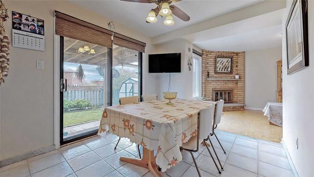 37 Afton Cres, House detached with 3 bedrooms, 4 bathrooms and 5 parking in Vaughan ON | Image 4