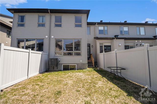 816 Chipping Cir, Townhouse with 3 bedrooms, 3 bathrooms and 3 parking in Ottawa ON | Image 30