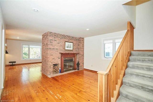 307 Gate St, House detached with 3 bedrooms, 2 bathrooms and 2 parking in Niagara on the Lake ON | Image 2