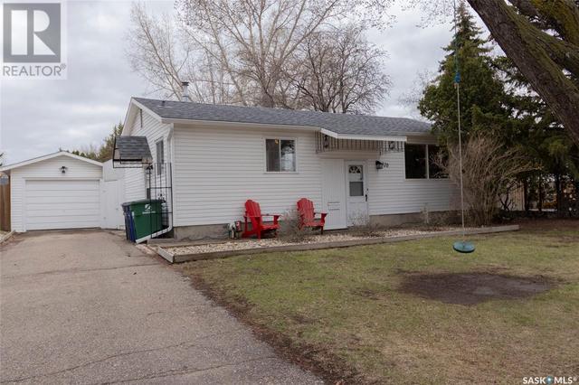 320 Simon Fraser Cres, House detached with 2 bedrooms, 1 bathrooms and null parking in Saskatoon SK | Image 1