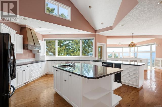 558 Wilderness Pl, House detached with 5 bedrooms, 4 bathrooms and 4 parking in Juan de Fuca BC | Image 20