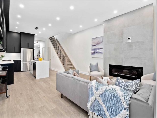 62 Foxley St, House attached with 3 bedrooms, 4 bathrooms and 1 parking in Toronto ON | Image 23