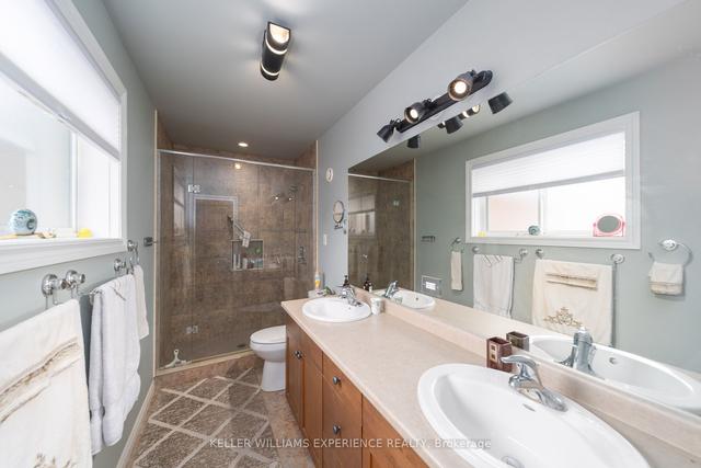 74 Seline Cres, House detached with 3 bedrooms, 3 bathrooms and 6 parking in Barrie ON | Image 4