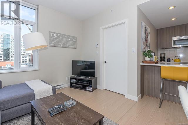 711 - 728 Yates St, Condo with 2 bedrooms, 2 bathrooms and 1 parking in Victoria BC | Image 10