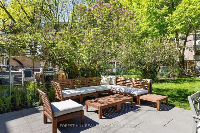 137 Springhurst Ave, House detached with 5 bedrooms, 5 bathrooms and 0 parking in Toronto ON | Image 31