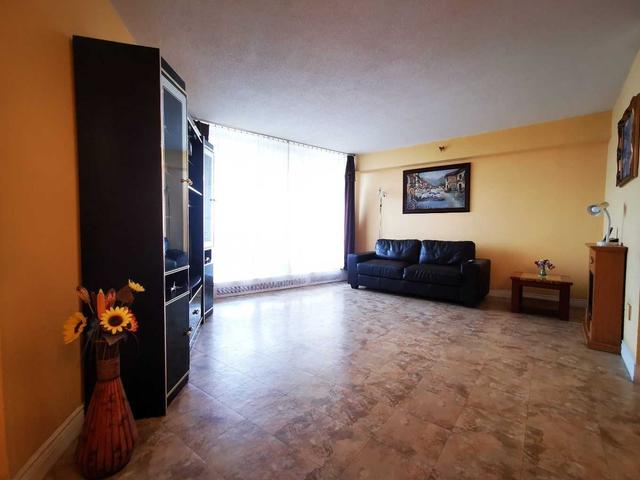 1808 - 330 Dixon Rd, Condo with 1 bedrooms, 1 bathrooms and 1 parking in Toronto ON | Image 4