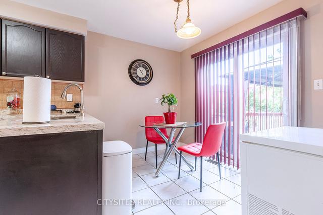 45 Ravenscliffe Ct, House detached with 3 bedrooms, 4 bathrooms and 4 parking in Brampton ON | Image 9