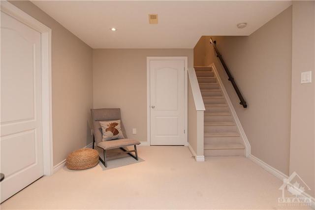 814 Fletcher Cir, Townhouse with 3 bedrooms, 3 bathrooms and 3 parking in Ottawa ON | Image 26