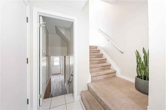 14 - 23 Watsons Lane, House attached with 3 bedrooms, 1 bathrooms and 1 parking in Hamilton ON | Image 4