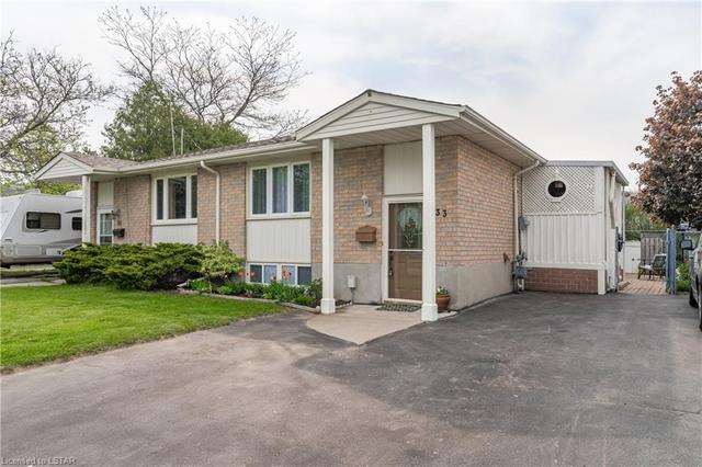 33 Dinison Crescent, House semidetached with 4 bedrooms, 2 bathrooms and null parking in Kitchener ON | Image 12
