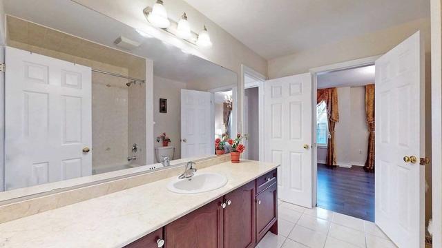 163 Staglin Ct, House detached with 5 bedrooms, 6 bathrooms and 4 parking in Markham ON | Image 15