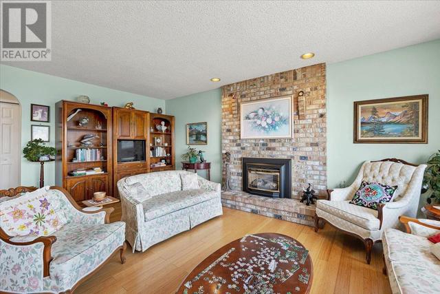 6514 Ferguson Pl, House detached with 4 bedrooms, 2 bathrooms and 7 parking in Peachland BC | Image 10