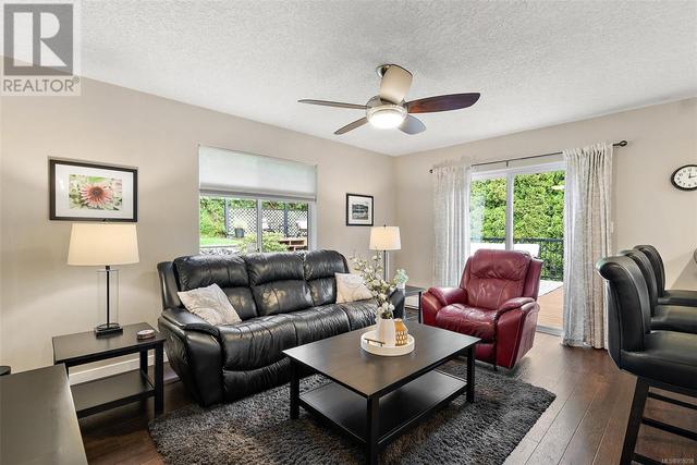 122 Mocha Close, House detached with 3 bedrooms, 2 bathrooms and 2 parking in Langford BC | Image 9