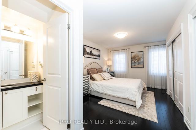 2166 Bayview Ave, Townhouse with 3 bedrooms, 3 bathrooms and 2 parking in Toronto ON | Image 15