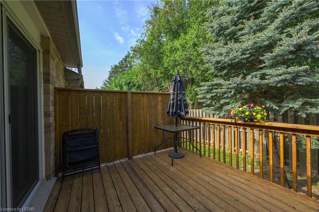 36 - 572 Thistlewood Dr, House attached with 3 bedrooms, 3 bathrooms and 4 parking in London ON | Image 7
