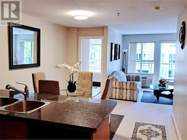 217 - 1089 Sunset Dr, Condo with 2 bedrooms, 2 bathrooms and 1 parking in Kelowna BC | Image 3