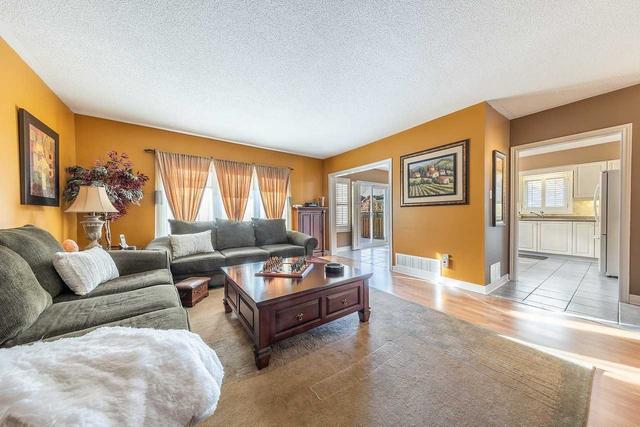 16 Ashton Dr, House detached with 4 bedrooms, 4 bathrooms and 4 parking in Vaughan ON | Image 4