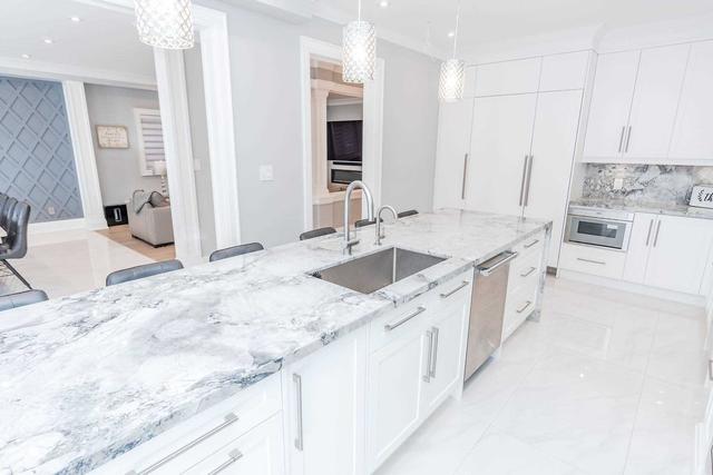 67 Aidan Dr, House detached with 4 bedrooms, 5 bathrooms and 6 parking in Vaughan ON | Image 4