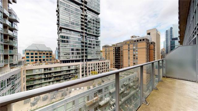 lph12 - 21 Nelson St, Condo with 1 bedrooms, 2 bathrooms and 1 parking in Toronto ON | Image 8