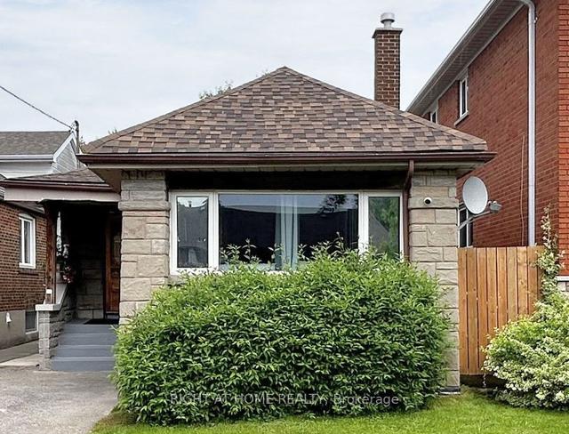 121 Frankdale Ave, House detached with 3 bedrooms, 2 bathrooms and 2 parking in Toronto ON | Image 27
