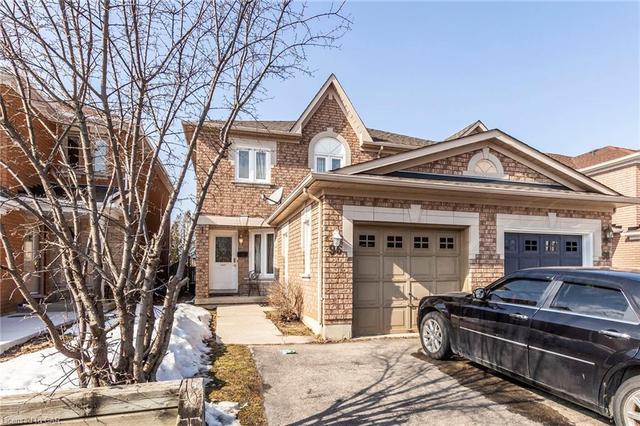 96 Stonecairn Dr, House semidetached with 3 bedrooms, 2 bathrooms and 2 parking in Cambridge ON | Image 2