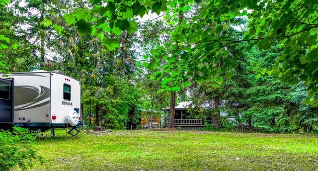 8918 Moyie Avenue, House detached with 2 bedrooms, 1 bathrooms and null parking in Central Kootenay B BC | Image 32