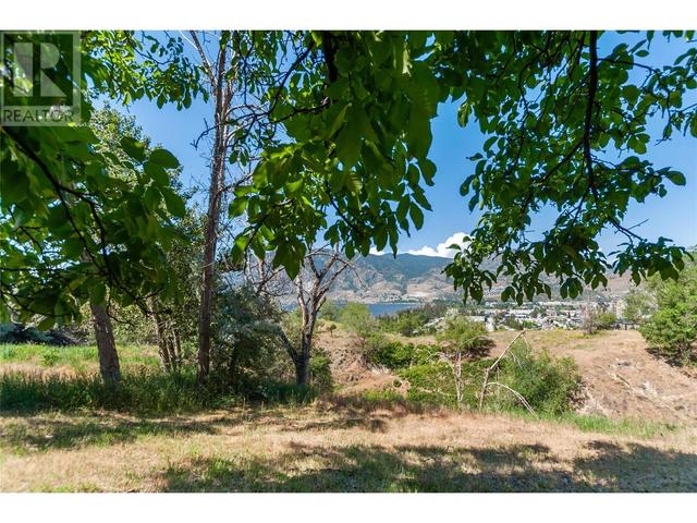 3575 Valleyview Rd, House detached with 4 bedrooms, 0 bathrooms and 9 parking in Penticton BC | Image 32