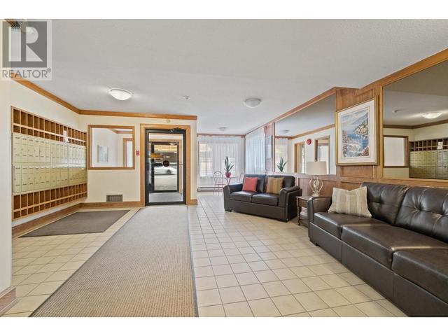 205 - 1610 Gordon Drive, Condo with 2 bedrooms, 2 bathrooms and 1 parking in Kelowna BC | Image 21