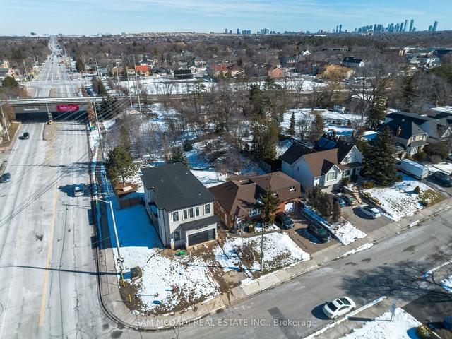 1 Brookside Dr E, House detached with 4 bedrooms, 6 bathrooms and 8 parking in Mississauga ON | Image 3