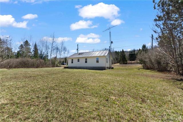 39025 Combermere Road, House detached with 3 bedrooms, 1 bathrooms and 4 parking in Madawaska Valley ON | Image 11