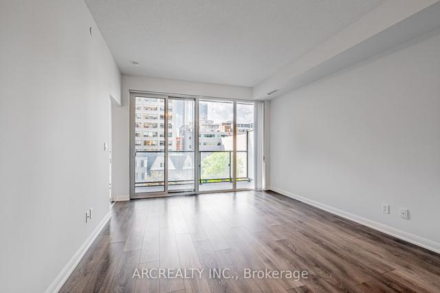 404 - 435 Richmond St W, Condo with 2 bedrooms, 2 bathrooms and 0 parking in Toronto ON | Image 8