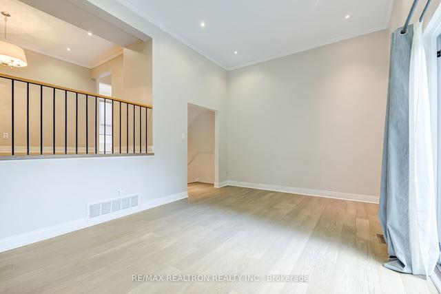 47 Laurie Shepway, Townhouse with 3 bedrooms, 2 bathrooms and 1 parking in Toronto ON | Image 39