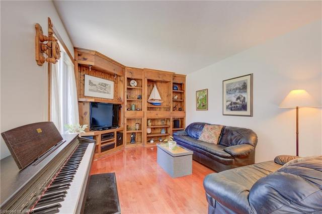 164 General Dr, House detached with 3 bedrooms, 1 bathrooms and 3 parking in Kitchener ON | Image 4