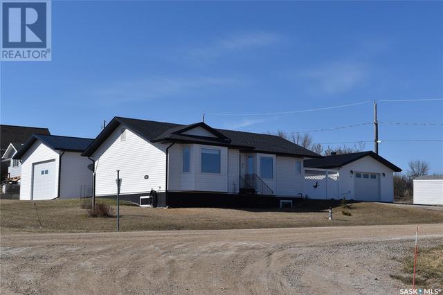 302 Richard Street, House detached with 3 bedrooms, 3 bathrooms and null parking in Manitou Beach SK | Image 1