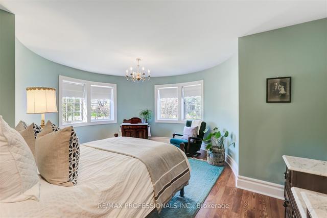 37 Kingsway Cres, House detached with 4 bedrooms, 6 bathrooms and 9 parking in Toronto ON | Image 19