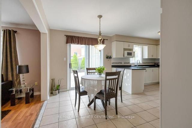 36 Colleyville St, House detached with 3 bedrooms, 4 bathrooms and 4 parking in Brampton ON | Image 4