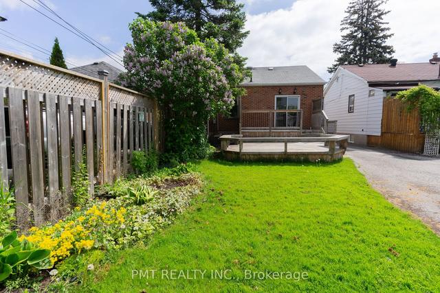 52 Sixteenth St, House detached with 2 bedrooms, 2 bathrooms and 1 parking in Toronto ON | Image 11