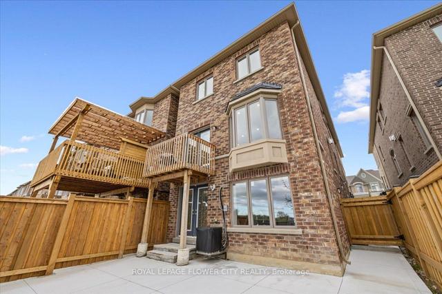 17 Dalbeattie Dr, House attached with 4 bedrooms, 4 bathrooms and 5 parking in Brampton ON | Image 32