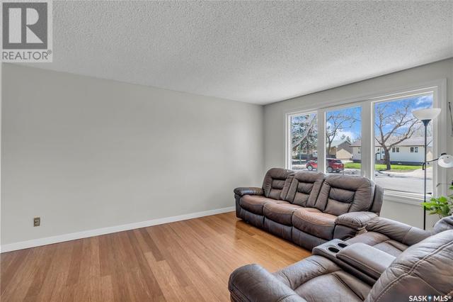 2226 Dewdney Ave E, House detached with 4 bedrooms, 2 bathrooms and null parking in Regina SK | Image 5