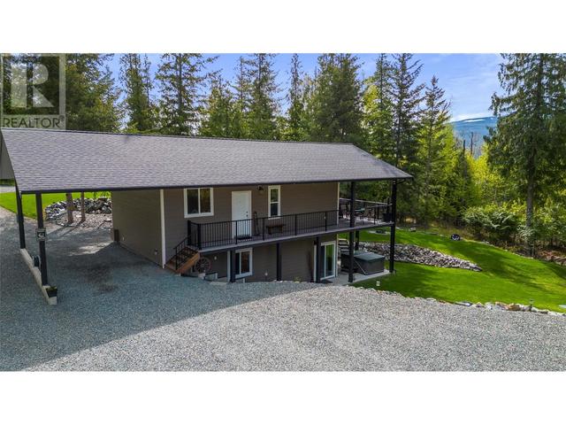 7430 Stampede Trail, House detached with 3 bedrooms, 2 bathrooms and 4 parking in Columbia Shuswap F BC | Image 59
