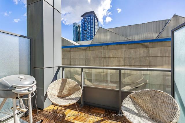 329 - 5 Hanna Ave, Condo with 1 bedrooms, 2 bathrooms and 1 parking in Toronto ON | Image 9