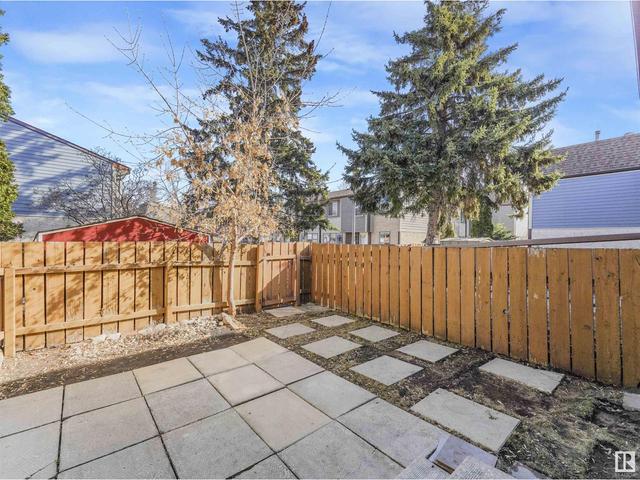 5 Willowdale Pl Nw, House attached with 3 bedrooms, 1 bathrooms and 2 parking in Edmonton AB | Image 5