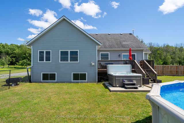 1560 Salem Rd, House detached with 2 bedrooms, 3 bathrooms and 7.5 parking in Prince Edward County ON | Image 22