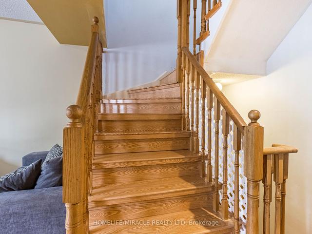 13 Spadina Rd, Townhouse with 3 bedrooms, 3 bathrooms and 1 parking in Brampton ON | Image 15