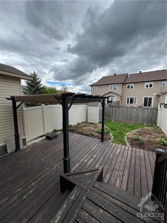 528 Fordell Ave, Townhouse with 3 bedrooms, 3 bathrooms and 3 parking in Ottawa ON | Image 13