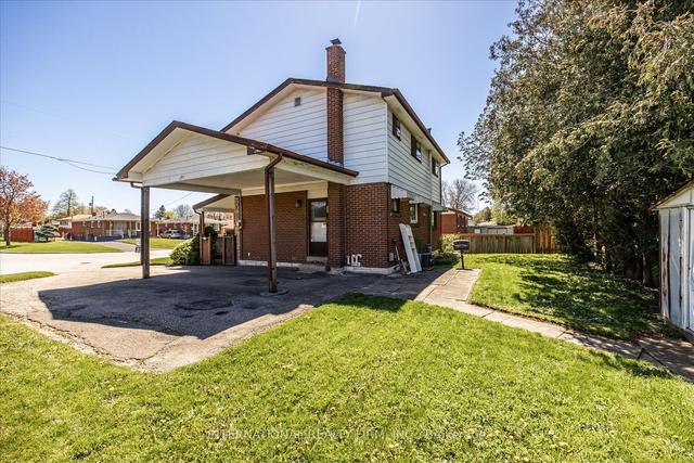 560 Tennyson Ave, House detached with 4 bedrooms, 2 bathrooms and 5 parking in Oshawa ON | Image 24