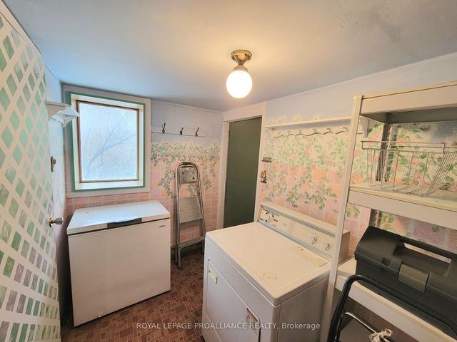 95 Stanley St, House detached with 3 bedrooms, 2 bathrooms and 2 parking in Quinte West ON | Image 16